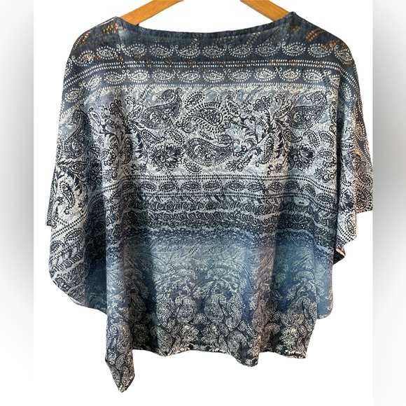 Chicos flutter short sleeve tee with paisley pattern (open knit) size 2 - Picture 2 of 6